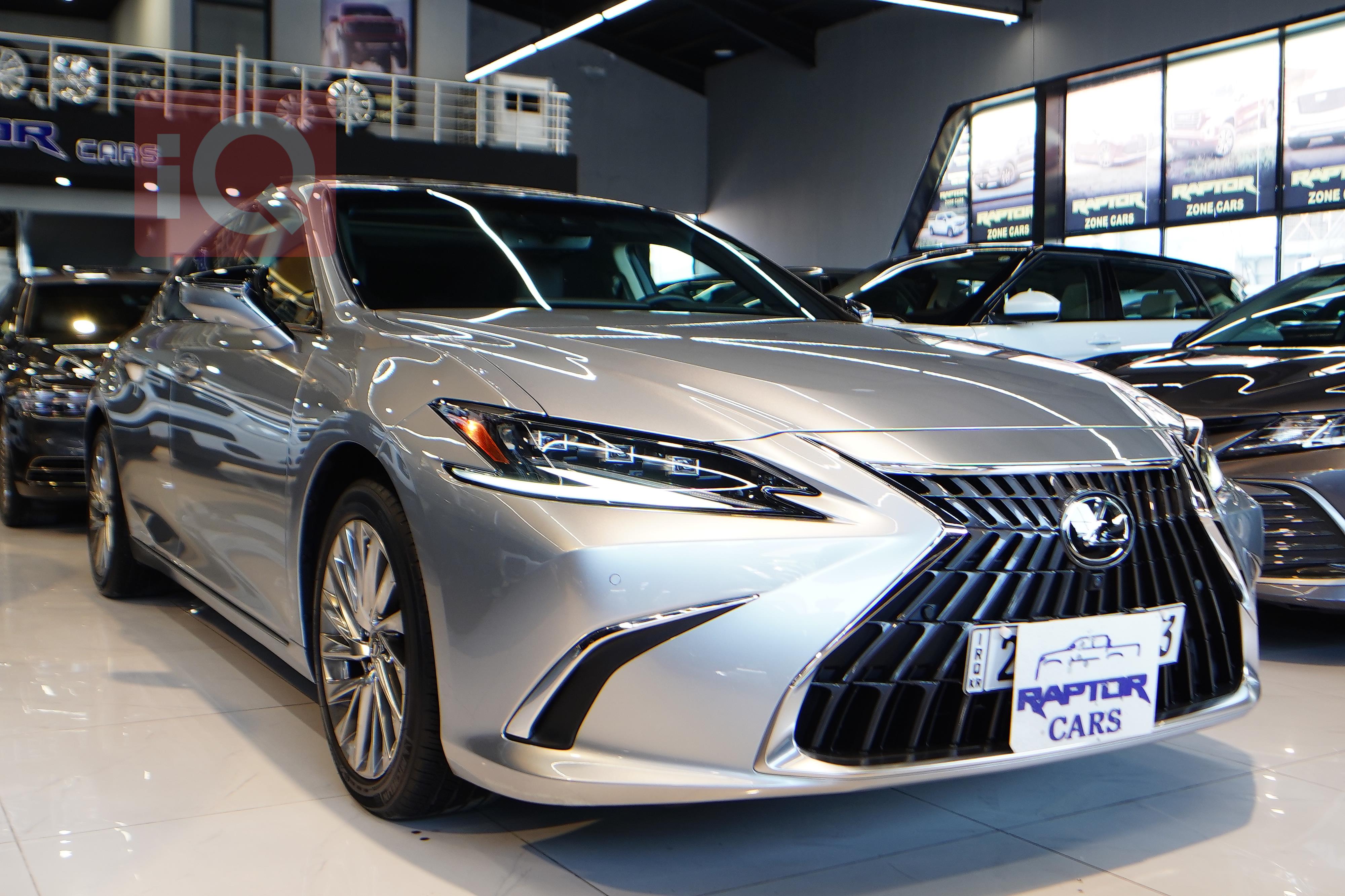 Lexus ES